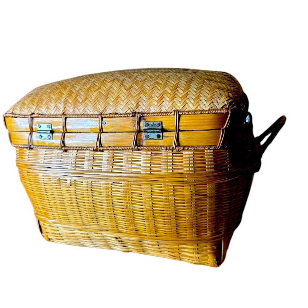 Vintage Asian Wicker Ratan Basket W/Handles And Brass Hinges 16”x9.5”x 11” Tall - Picture 3 of 7